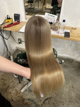 ウィークエンド(WEEKEND) ブロンドベージュ【カット＋Ｗカラー＋TR23900円】