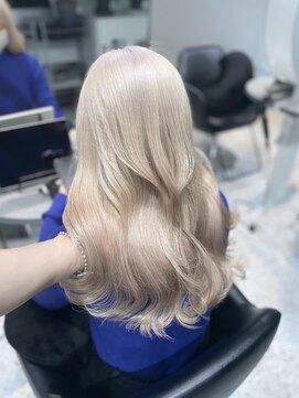 ルモ(Lumo) 【HIROMI指名】ホワイトブロンド/リタッチのみで作るハイトーン