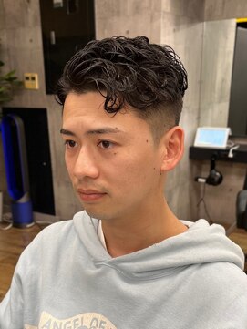 エリマ 横浜西口(elima) 無造作パーマ×アップバングショートスタイル