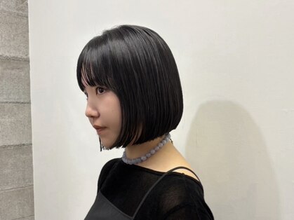 アイナ(AINA)の写真