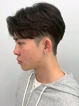 セプト 博多(SEPT.) ツーブロック マッシュ アップバング フェザーパーマ 20代