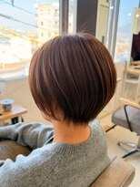 プラスイズム ヴェレン(PLUSISM Velen)&nbsp;艶ブラウン丸みショート