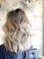 アイズム(I’sm)&nbsp;ホワイティアッシュなバレイヤージュ