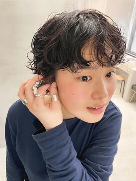 トゥコ(tuco) ショート パーマ ランダム ゆる ウルフ 耳掛け