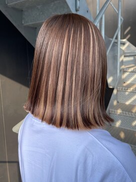 マックス フォー ヘアー(MAX FOR HAIR) 【デザインカラー】綺麗な外ハネボブ×高めインナーカラー◎