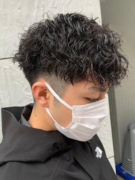 フィフスワン(fifth one) 波巻きパーマツイストスパイラルパーマメンズマッシュパーマ