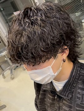 ウェイビーエフティフィフス 横浜西口(WAVEY ft.fifth) 波巻きスパイラルパーママッシュウルフツーブロックメンズパーマ