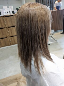 グランデュール サンストリート浜北店(GRANDEUR) ミルクティーカラー