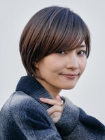 大人ショートボブ白髪ぼかしハイライト顔周りレイヤー丸みボブ