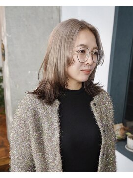 アペロ 柏(Apero) ホワイトベージュ/毛先ブラウン