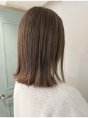 オリーブベージュ切りっぱなしボブ