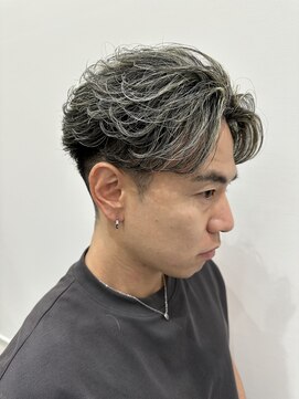 ルースト 京都駅前店(ROOST) フェザーパーマ/メッシュ/ハイライト/センターパート/ブリーチ