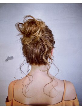 フラッシュ ヘアーアンドスキン(Flash hair&skin) ＃ゆるだんごヘア