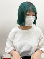 エンドリンク(endlink) ビビッドグリーン×ぱっつんオン眉ボブ