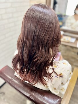 アトリエナガノ(atelier nagano) ニュアンスカラー/センターパート/ツヤ髪スタイル/ブルージュ
