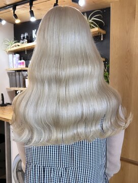 キラ 原宿(KILLA) カール/セミディ/シアーカラー/姫カット/ハイトーン/ボブ/韓国