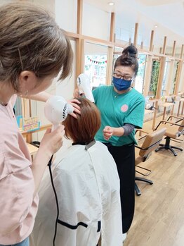 フューチャー(FUTURE)の写真/【岩屋駅3分】スタイルや白髪、ダメージなど髪のお悩み全般の相談が気軽にできる☆女性目線での提案が◎
