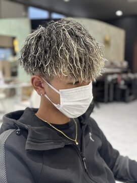 ハーツヘアーズ 五日市店(HEARTS hair's) ホワイトメッシュ&ツイストパーマ