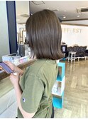 オリーブベージュ/ヘルシーカラー/切りっぱなしボブ