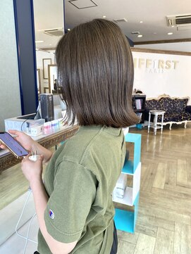 コワファースト 大分(COIFF1RST) オリーブベージュ/ヘルシーカラー/切りっぱなしボブ