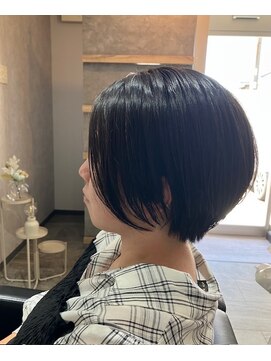 ショートボブ