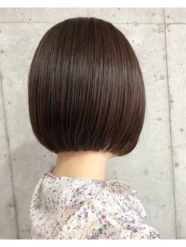 サクラ オモテサンドウ(SAKURA) ぱっつんボブ×ショコラグレージュ《表参道/外苑前》