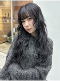 #ロングパーマ×ぱつっと前髪
