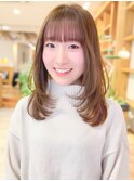 ミディアムレイヤーカットストレートロングウルフカットベージュ