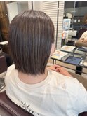 大人ハイライト　グレージュ　ボブ