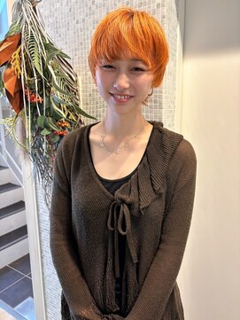 ラパンセヴェール(LA PENSEE VERT) ショートウルフ、オレンジヘア