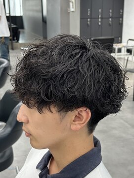 オーバルバイアピッシュ(OVARL by apish) 波巻きパーマシャドウパーマフェザーパーマメンズパーマ