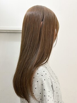 カシェル トウキョウ(Cashel Tokyo) ブリーチなし　透明感　ベージュ　オリーブベージュ