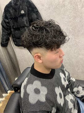 グローブ バーバー(GROVE BARBER) ニュアンスパーマ スキンフェード フェードカット