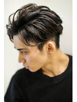 トルネード(TORNADO) 大人外国人風ハイライトパーマ アップバングソフト刈り上げ