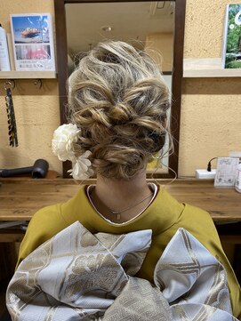 ゴエン ヘアーデザイン(goen hair design) ルーズなアップスタイル