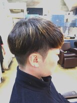 ヴァンテアン 巣鴨店 メンズマッシュルームスタイルツーブロック刈り上げ短髪 西巣鴨