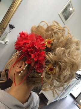 ルルーシュ(Lelouch) 盛り髪ヘアアップ