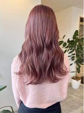 シェリー(Che'ri) ピンクカラー×ロングレイヤーカット / MANA