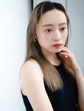 エインアンリー 表参道(AIN.ANLY.) フェイスレイヤーハッシュカットミルクティーアッシュ大人女子