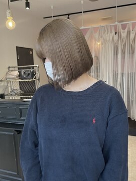 マティー(MATTY) ハイトーン × 切りっぱなしボブ