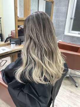 ジゼル(gisele) (飯塚)ホワイトベージュ×バレイヤージュ