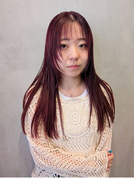 シングス(Sings) フェイスレイヤーとグロッシーなピンク