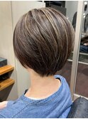 大人可愛い20代30代40代ミニボブ ハイライト アッシュブラウン