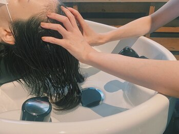 代々木上原美容室の写真/【代々木上原】"頭皮の疲労回復＆血行促進"髪と頭皮のお悩みを解消し、髪本来の美しさを取り戻します。