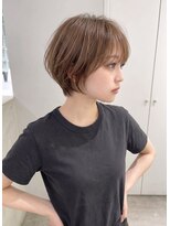リクノス(Lychnus)&nbsp;丸みショート×ミルクティーベージュで小顔見せ