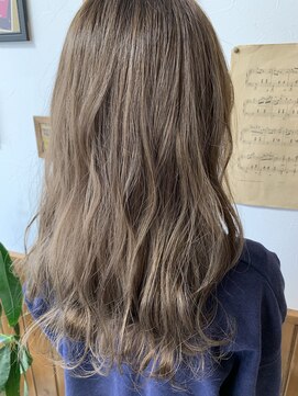 ヘアーデザインサロン スワッグ(Hair design salon SWAG) ベージュ