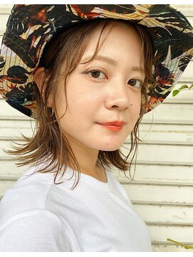 エルジン ヘアドレッサー ショップ(ELGIN HAIR DRESSER SHOP) 【saya】ベージュ×ロブ