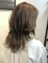 ペネロープ(Penelope)&nbsp;［新宿］レイヤーカット/ウルフレイヤー/グレージュ　担当　夕島