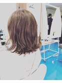 サンドベージュ