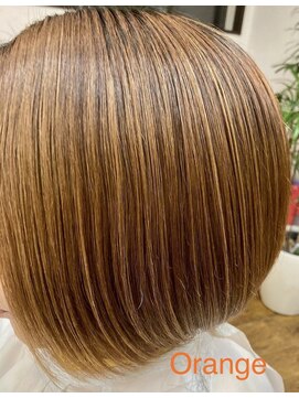 オレンジ 前下がりボブ